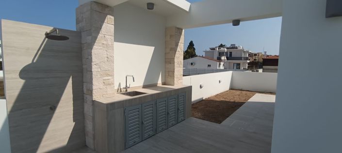 Image No.18-3 Bed House for sale