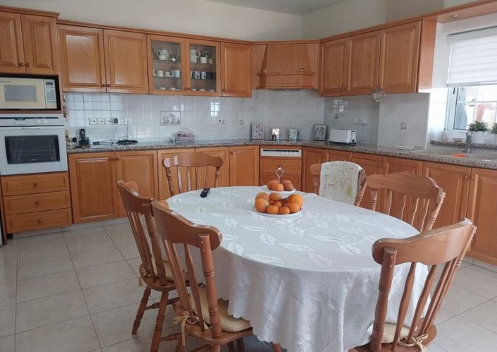 Image No.10-6 Bed House for sale