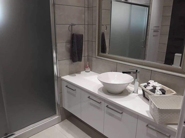 Image No.2-6 Bed House for sale