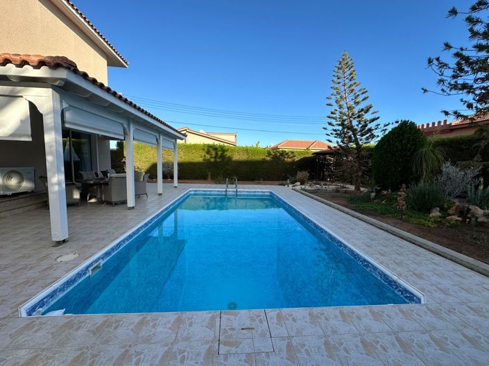 Image No.12-4 Bed House for sale