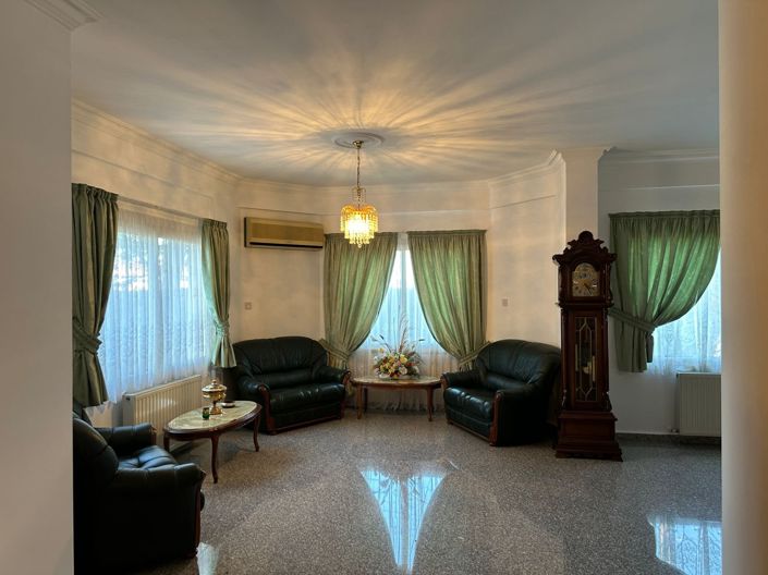 Image No.14-4 Bed House for sale