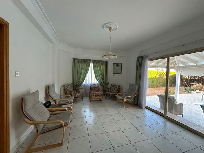 Image No.16-4 Bed House for sale