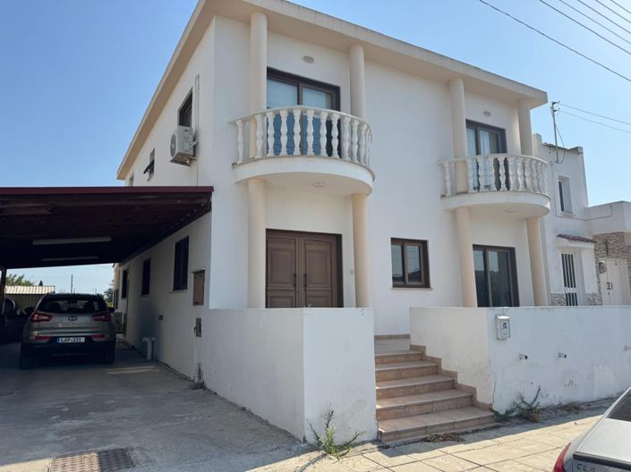 Image No.1-3 Bed House for sale