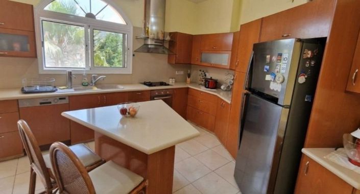 Image No.3-6 Bed House for sale