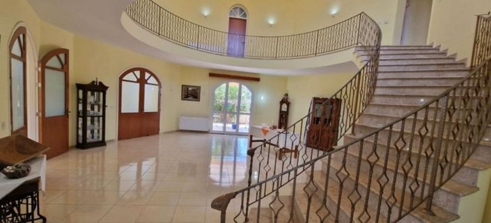 Image No.5-6 Bed House for sale