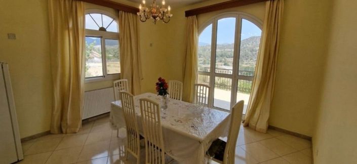 Image No.6-6 Bed House for sale