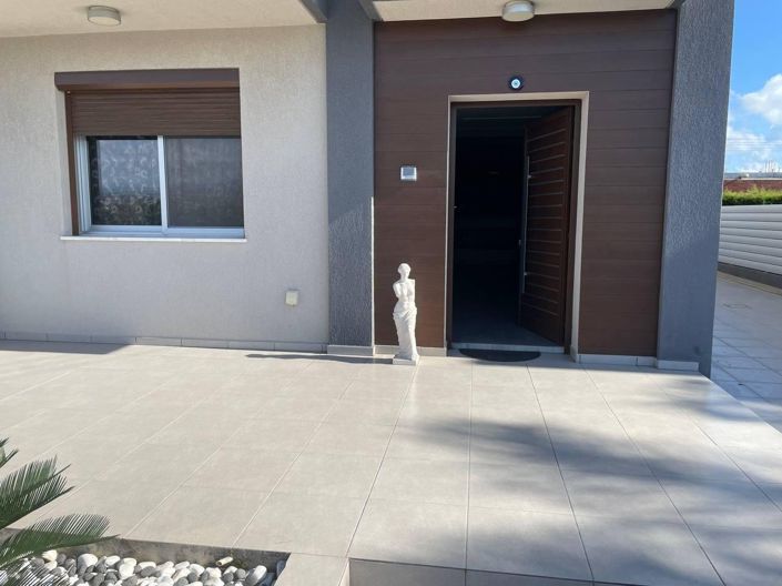 Image No.4-4 Bed House for sale