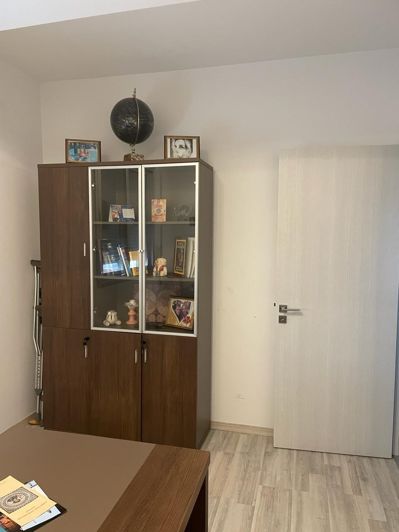 Image No.6-4 Bed House for sale