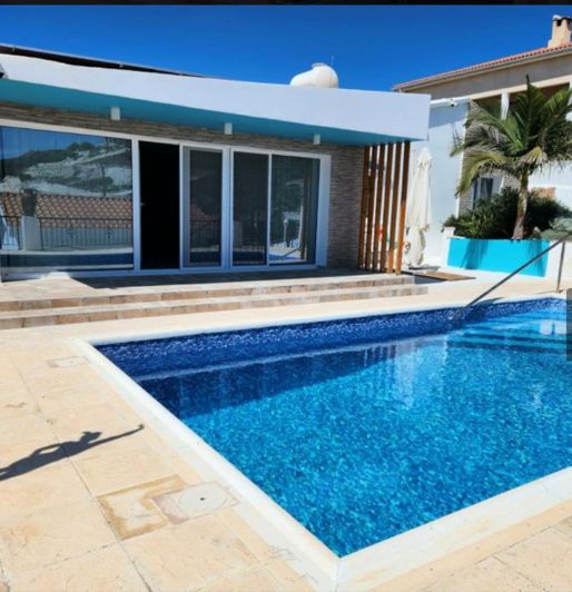 Image No.1-4 Bed Bungalow for sale