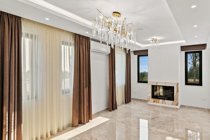 Image No.7-5 Bed House for sale