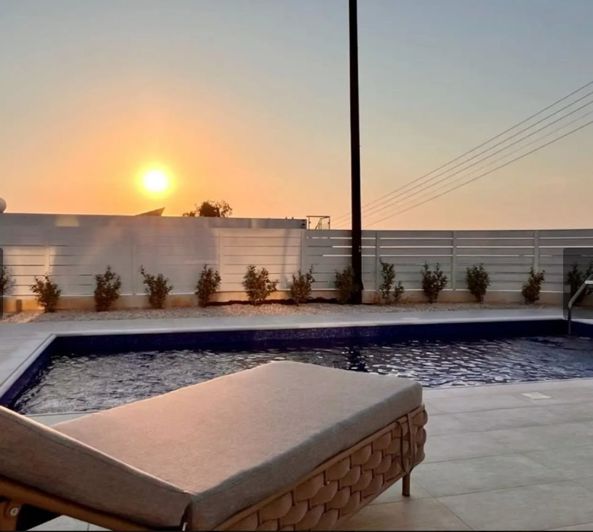 Image No.8-3 Bed Villa for sale