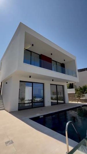 Image No.1-3 Bed House for sale