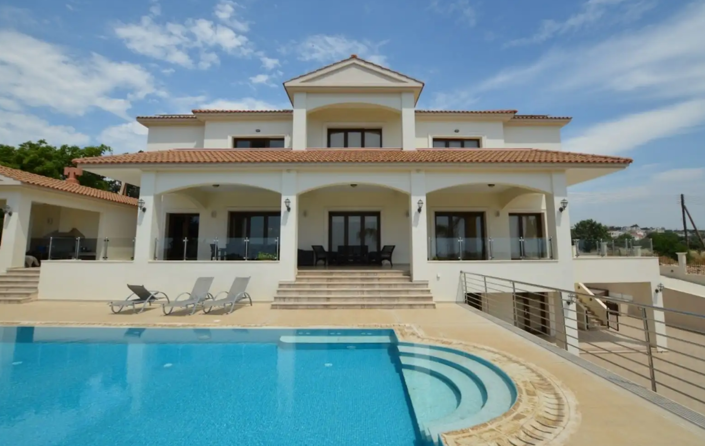 Image No.10-7 Bed Villa for sale