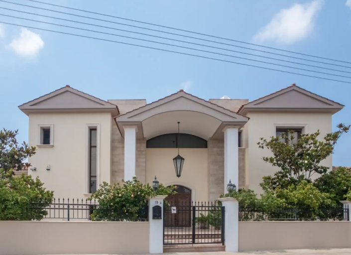 Image No.12-7 Bed Villa for sale