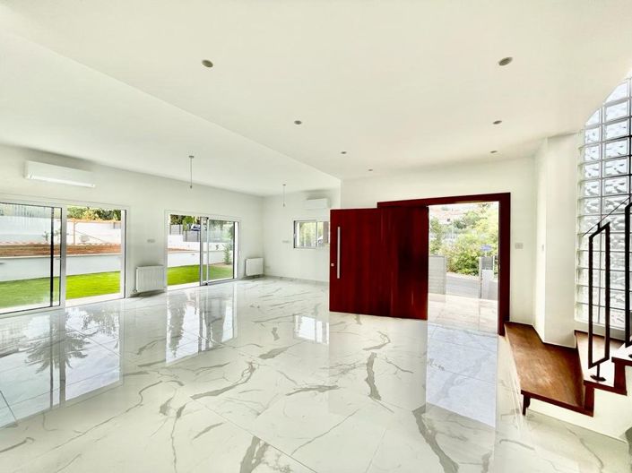 Image No.11-4 Bed House for sale