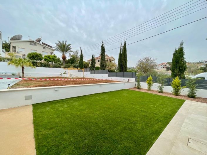 Image No.9-4 Bed House for sale