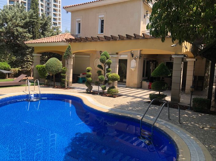 Image No.1-4 Bed House for sale