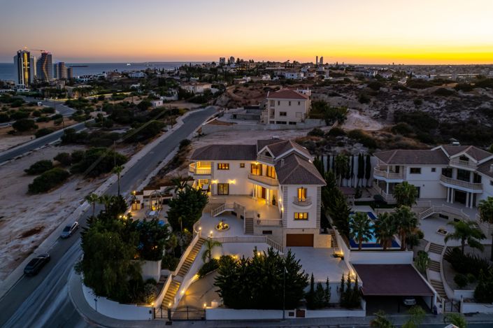 Image No.20-Villa de 6 chambres à vendre à Mouttagiaka