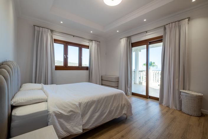 Image No.7-Villa de 6 chambres à vendre à Mouttagiaka