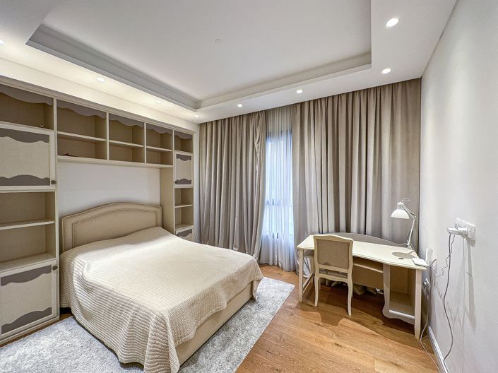 Image No.12-4 Bed Apartment for sale