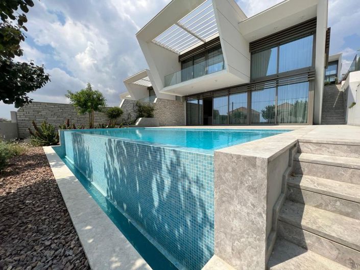 Image No.21-4 Bed House for sale