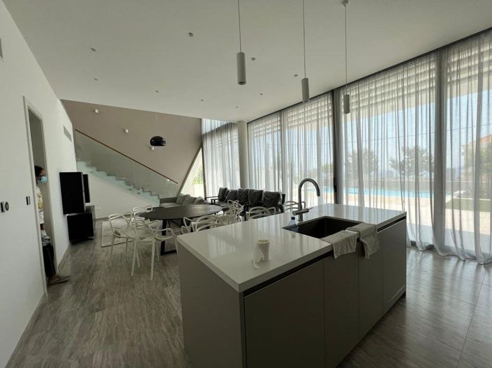 Image No.22-4 Bed House for sale