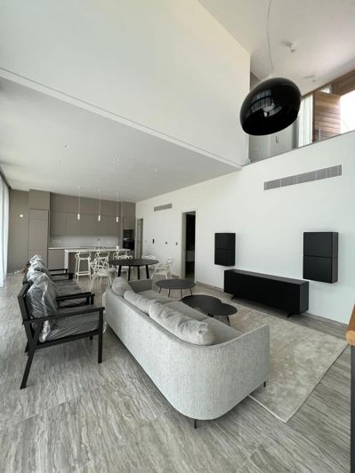 Image No.25-4 Bed House for sale