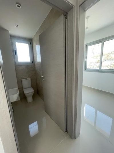 Image No.11-5 Bed House for sale