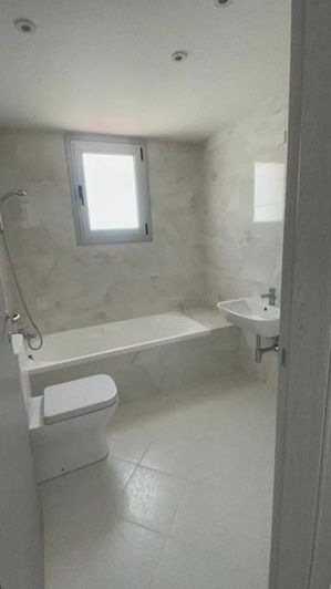 Image No.2-5 Bed House for sale