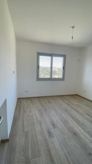 Image No.5-5 Bed House for sale