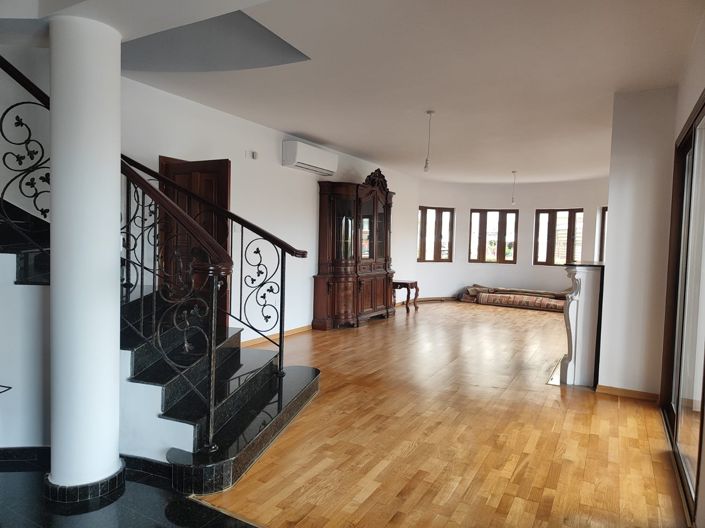 Image No.4-6 Bed Villa for sale