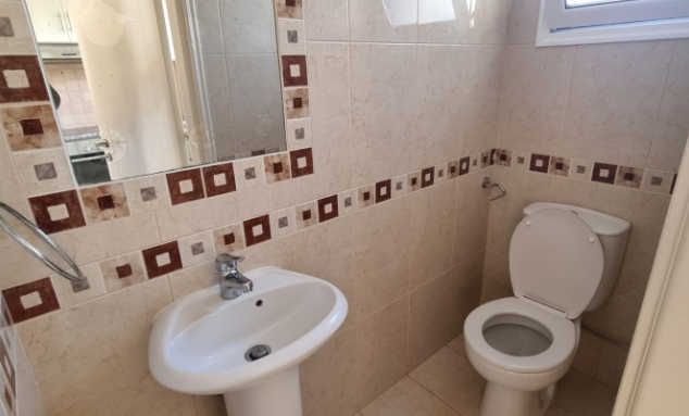 Image No.11-2 Bed House for sale