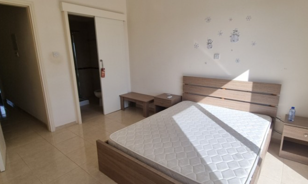 Image No.12-2 Bed House for sale