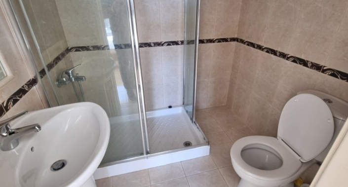 Image No.13-2 Bed House for sale