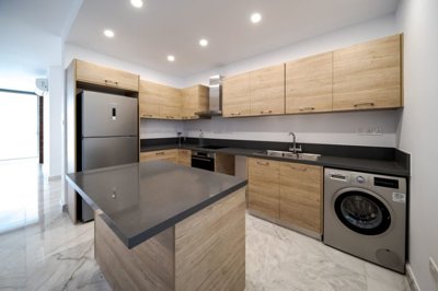 e44b93c8-97b6-4d43-b482-0e02b5098205