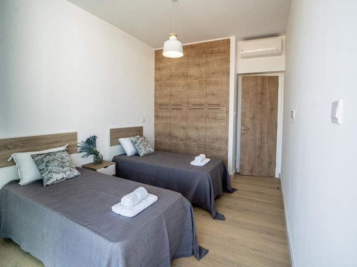 Image No.7-2 Bed Villa for sale