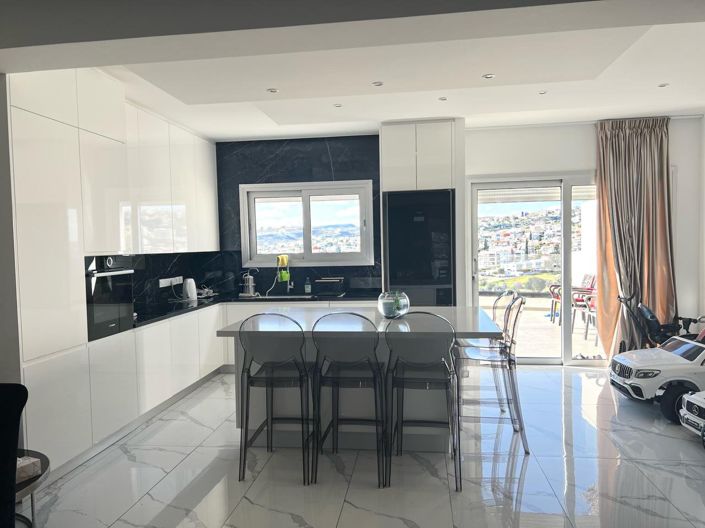 Image No.6-3 Bed House for sale