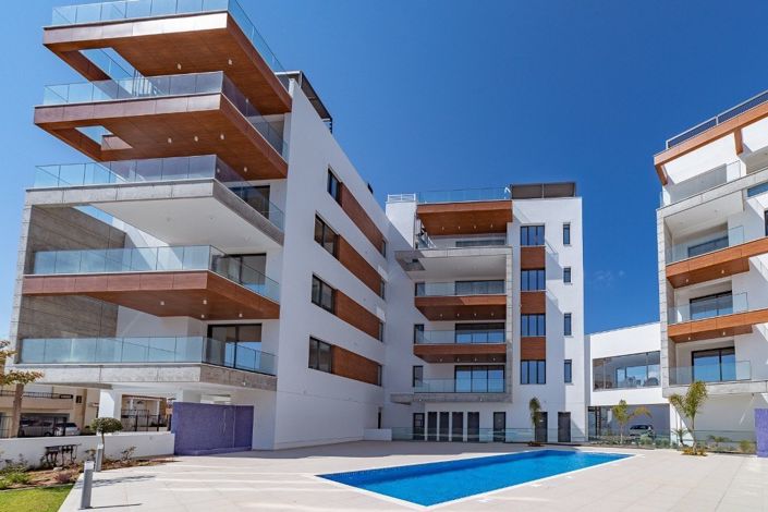 Image No.2-Appartement de 3 chambres à vendre à Germasogeia