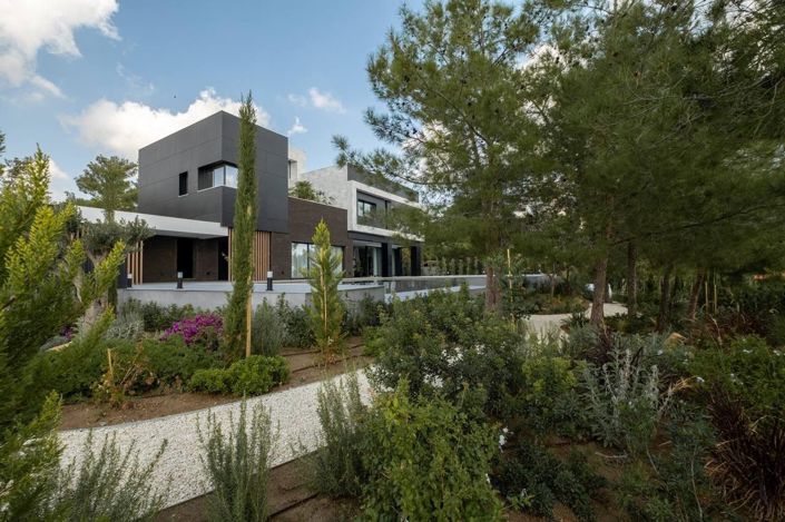 Image No.19-7 Bed House for sale