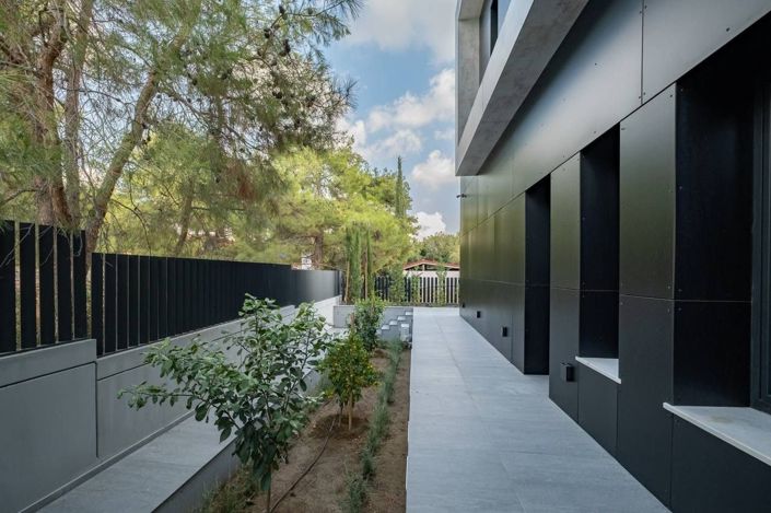 Image No.26-7 Bed House for sale