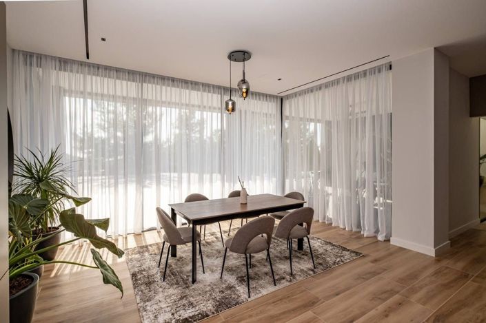 Image No.8-7 Bed House for sale