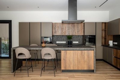 eaee76f1-a5af-487f-ac9d-d6ae08491ff8