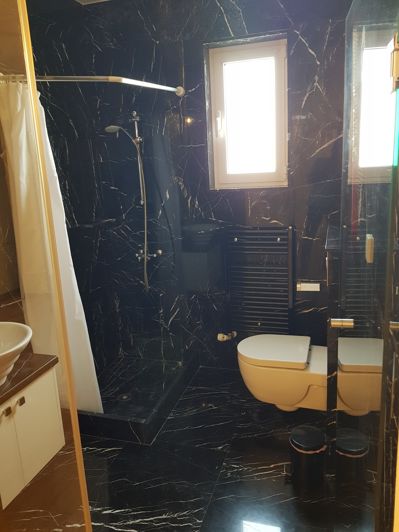 Image No.20-4 Bed House for sale