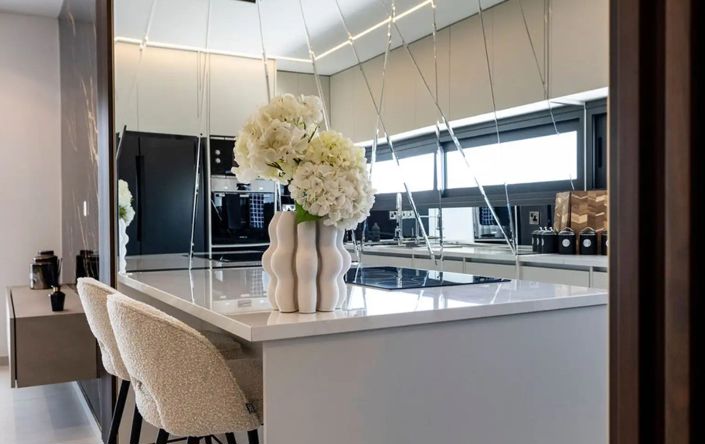 Image No.5-4 Bed House for sale