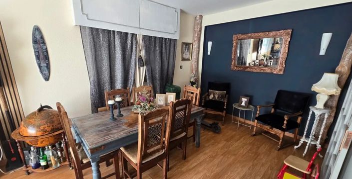 Image No.1-5 Bed House for sale
