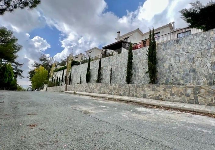 Image No.8-2 Bed House for sale