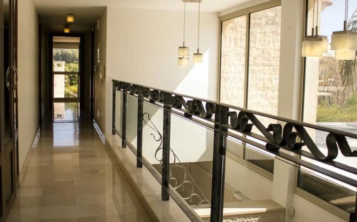 Image No.5-5 Bed House for sale