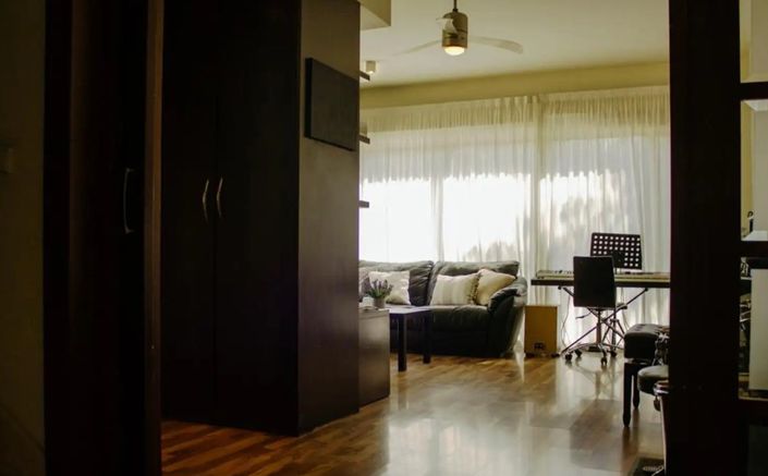 Image No.8-5 Bed House for sale