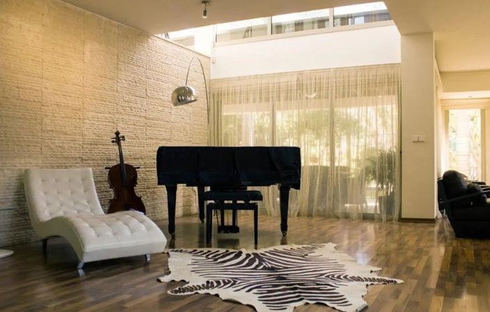 Image No.9-5 Bed House for sale