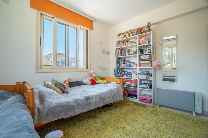 Image No.3-4 Bed House for sale